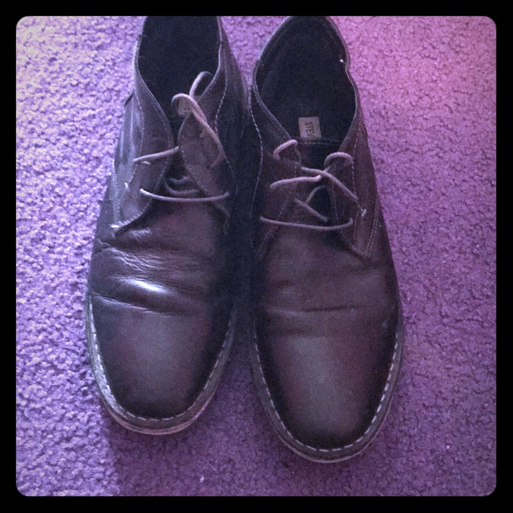 Men’s, black leather Steve Madden chukka